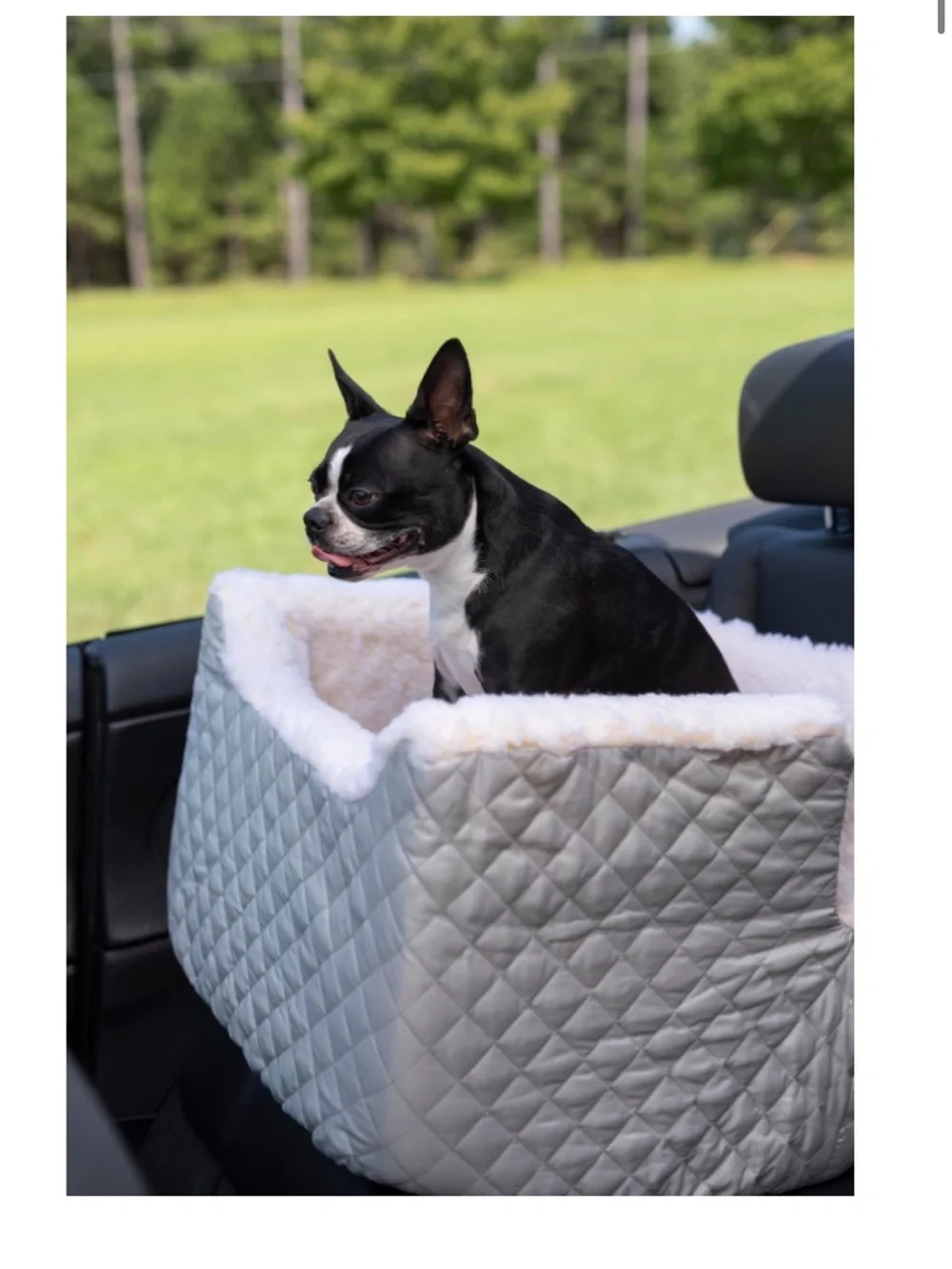Snoozer Lookout Car Seat for Dogs Size Small in light grey Quilted Tech